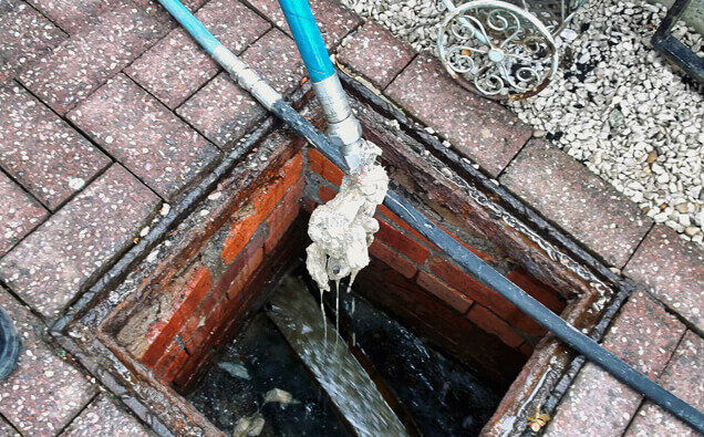 https://plumbernollamara.com.au/uploads/2025/06/blocked-drains-598620.jpg