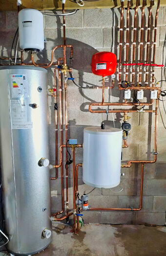 https://plumbernollamara.com.au/uploads/2025/06/commercial-plumbing-915367.jpg
