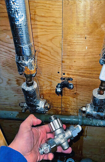 https://plumbernollamara.com.au/uploads/2025/06/emergency-plumbing-358284.jpg