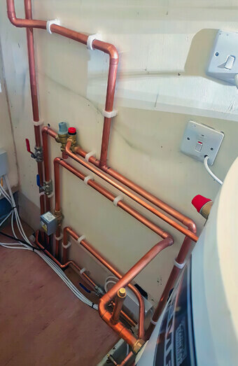 https://plumbernollamara.com.au/uploads/2025/06/hot-water-301986.jpg