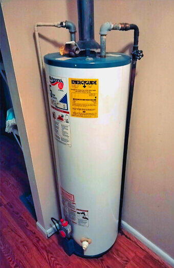 https://plumbernollamara.com.au/uploads/2025/06/hot-water-375140.jpg
